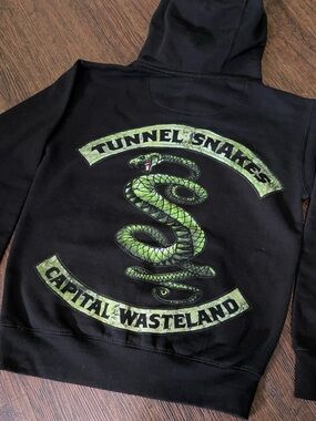 FALLOUT 3 Vault 101 Tunnel Snakes Hoodie Pullover Loot Crate XS Unisex Gaming